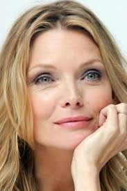 Naturlich Schminken Ab 50 Blaue Augen Michelle Pfeiffer Blaue Augen Schminken Schlupflider Naturlich Schminken Blaue Augen Schminken