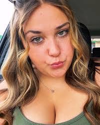 Ella Keffer's Instagram, Twitter & Facebook