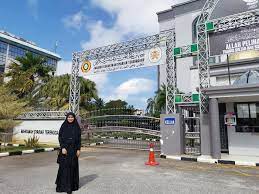 ˈkuˈala ˈtəˈrəŋˈganu), often abbreviated as k.t., is a city, the administrative capital, royal capital and the main economic centre of terengganu, malaysia. Adakah Yaya Akan Bermadu Dengan Isteri Pertama Suami Hanna Ini Jawapan Hanna Selepas Keluar Dari Mahkamah Syariah Lubuk Maklumat Press