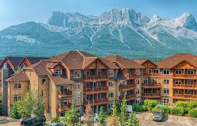 The vacation home offers entertainment activities, a bar and a fireplace as well as guestrooms with views of the mountain. 9 Top Rated Resorts In Canmore Alberta Planetware