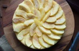 Franzosischer Apfelkuchen Unglaublich Saftig Fruchtig Und Einfach Zimtkeks Und Apfeltarte Rezept Zimtkekse Zimt Kekse Karamelapfel