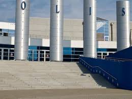 Vrijdagochtend ging in kinepolis antwerpen het tweede seizoen van #likeme in première. Curved Step Units At The Entrance Of Kinepolis In Antwerp