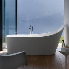 Die breitgefacherte produktpalette reicht dabei von armaturen fur das badezimmer und die kuche uber badmobel und nutzliche sowie dekorative accessoires bis hin zu. Laufen Palomba Freistehende Oval Badewanne H2458020000001 Reuter