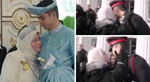 He previously served as the tengku panglima besar of pahang between 2018 and 2019. Video Kiiss Sikit Kiiss Sikit Tak Nak Tak Nak Comel Sangat Ni Permaisuri Agong Melayan Anakandanya Tengku Hassanal Ibrahim Alam Shah Sinar Viral Network