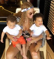 When beyoncé announced that she and jay z would be expecting not one, but the two new additions to the family in february of this year with an artistic an artistic instagram photo, she sent the see the very best reactions online to the birth of beyoncé and jay z's newborn twin babies below so far. Beyonce And Jay Z Family Pictures Popsugar Celebrity