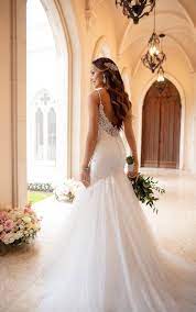 Dramatic Mermaid Wedding Dress With Textured Skirt Stella York Wedding Dresses Dramatic Wedding Dress Mermaid Wedding Dress York Wedding Dress