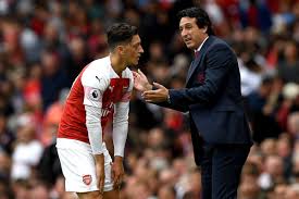 The move, reported by eurosport, comes after it's said silva is ready for a new challenge. Mesut Ozil Kassiert Mit Arsenal Auftaktpleite Gegen Mancity Derwesten De