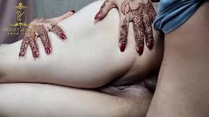 نيك عروس خليجية في يوم الحناء، والعريس مبيعرفش - She Is Doing Anal While  Her Wet Pussy Is Dripping - EPORNER