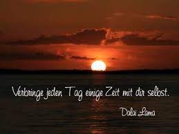 So werden oftmals motive wie ein sonnenuntergang am meer oder ein garten voller blumen gewählt, aber auch dinge dargestellt (z.b. Leben Zitate Kurzes Zitat Lebenszitate Lebensweisheiten Spruche Leben Kurze Spruche Leben