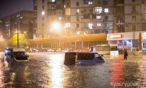 В одессе всю ночь бушевал ливень. V Odesse Usililsya Dozhd Na Balkovskoj Plavayut Mashiny Foto Novosti Odessy