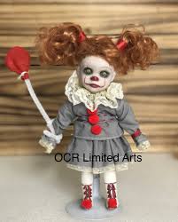 Repaint Horror Penny Wise It Clown Porcelain Cloth Doll Ooak Creepy Cute Collectible Repaint Christmas Hand Painted Girl Clown In 2020 Ornamental Dolls Clown Horror Creepy Clown