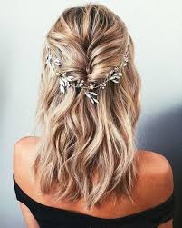 15 Populaires Coiffures De Mariee Romantique Et Elegant Coiffure Mariage Coiffure De Bal Coiffure Mariage Mi Long