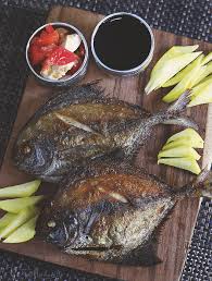 Fried Pompano With Tamarind Sauce Salted Egg Tomato The Peach Kitchen Recipe In 2020 Tamarind Sauce Tamarind Recipes Salted Egg