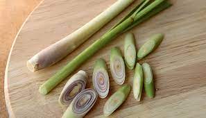 Manfaat dan khasiat minyak serai wangi. 10 Khasiat Serai Untuk Kesihatan Ada Bezanya Serai Makan Serai Wangi Tau