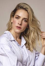 Monique Alfradique faz 34 anos e comemora nova fase: 'Aprendi a dizer não' 