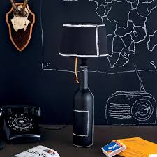 Notre collection de vins personnalisés va vous permettre de fêter pleinement tout évènement digne de ce nom tout. Peinture Et Bricolage Une Bouteille Transformee En Lampe Marie Claire