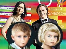 Актер сергей безруков рассказал о планах завести еще одного ребенка, которого они с супругой анной матисон готовы взять из детского дома, когда подрастет их новорожденный сын. Tajna Rozhdeniya Detej Bezrukovyh Starfever Ru