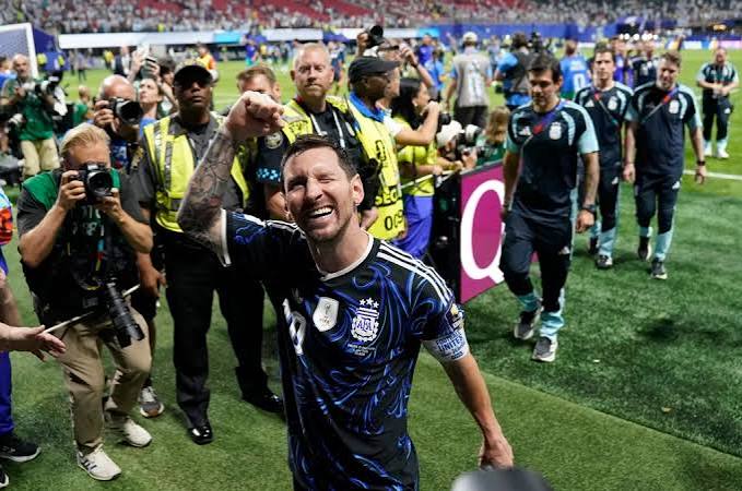 Truyền thông quốc tế: 'Messi bất tử, Argentina ngược dòng vĩ đại' - Báo VnExpress Thể thao