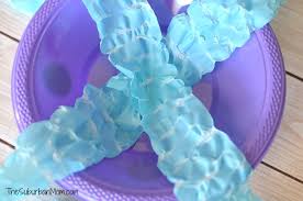 I don't have kids but will be making them for my crapht room as decoration. Diy Jellyfish Party Decoration Craft Tutorial Thesuburbanmom