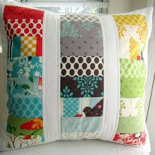 Such A Cute Pillow Idea This Is What I Should Have Done With All My Scraps Diy Pillows Sewing Pillows Sewing Cushions