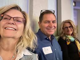 I went to church Sunday morning with my friends, Jim Burgess and Lonna  Burgess