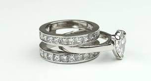 Interlocking Engagement Rings Google Search Interlocking Wedding Rings Heart Shaped Diamond Blue Diamond Heart