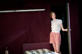Ramona lives her lonely life in berlin working in a lipstick factory. Schaubuhne Ensemble Schauspiel Gaste Luise Wolfram
