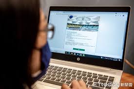 估時間 保密乘客電話隱私，通話也保密 信用卡、apple/google pay、第三方支付 評分司機，鼓勵好司機，停差司機 行車軌跡，可查看可分享， 最安心 機場接送、計程車預約、包. Vz Rvat3i6ds1m