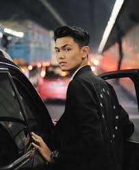 Ketua umno bahagian sungai besar, datuk seri jamal yunos, ditangkap polis negara republik indonesia (polri), sebentar tadi. Anak Jamal Yunos Pulak Jadi Perhatian Para Gadis Lobak Merah