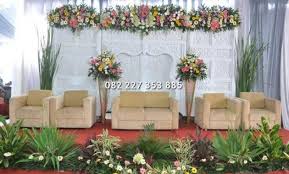 Biasanya bagi pasangan baru mungkin akan merasa kebingungan dengan konsep pernikahanya. Kursi Pelaminan Minimalis Modern Terbaru Nomor 1 Pasti Anda Suka