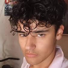 Entonces espero que no llames a la policía cuando tengas necesidades o a  los militares por qué veo un gran desprecio ala gente uniformada bendiciones