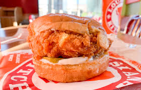 Jun 30, 2021 · popeyes chicken in lake st. We Tried The New Chicken Sandwich At Popeyes Dallas Observer