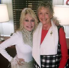 Della reese, lisa arnold, rob boltin and others. Sequim Actress Swarbrick Dries Joins Dolly Parton S Cast For Christmas On The Square Sequim Gazette