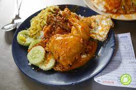 This is called 'banjir' (flooding) and imparts a diverse taste to the rice. Line Clear Nasi Kandar Penang Road Malaysian Foodie