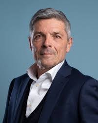 Paul Schapira's Instagram, Twitter & Facebook