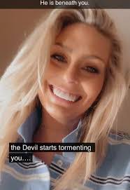 Elizabeth Redmond's Instagram, Twitter & Facebook