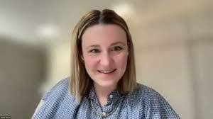 Jennifer Eckhoff's Instagram, Twitter & Facebook