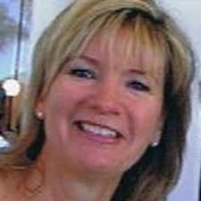 🥂Connie Pearce🍾 (@ChampagneConnie)