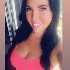 Sonya Potts's Instagram, Twitter & Facebook