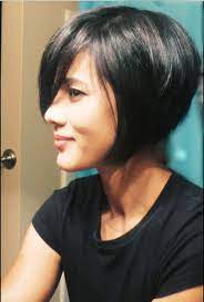Love How It Follows Her Jaw Line