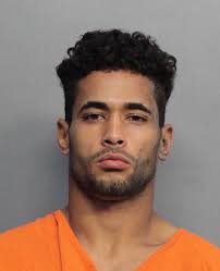 Pin By Annemijnx On Mughawtyzz In 2020 Mug Shots Beautiful Person Passport Pictures