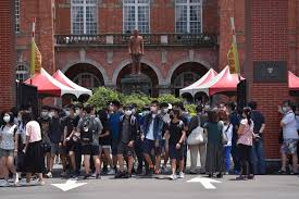 依據桃園市南崁國中因應「嚴重特殊傳染性肺炎」疫情停課、補課、居家學習及成績評量實施辦法，經新冠肺炎緊急應變防疫會議通過，全校從 110 年 5 月 17日(一)至 110 年 5 月 30 日(日)全校停課，在停課這段時間內，如同學有身體不是情況應立即就醫，請同學. S8nbkchth72mmm