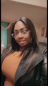 Daphne Noble's Instagram, Twitter & Facebook