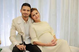 Juliana evans bakal menamatkan zaman bujang 25 december 2016 dunia artis comments off on juliana evans bakal menamatkan zaman bujang 587 views pelakon juliana evans bakal menamatkan zaman bujang dengan jejaka pilihan hati iaitu seorang kerabat diraja yang buat masa ini hanya dikenali sebagai tengku a. Saya Dah Jadi Ibu Juliana Evans Kongsi Gambar Anak Kongsi Tular Semasa Forum Cari Infonet