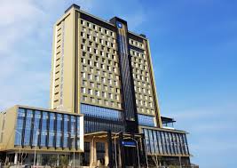 Di palembang, bangunan ini cukup menjamur sehingga untuk para wisatawan atau pendatang dengan tujuan tertentu bisa memilih hotel untuk kenyamanan selama. 4 Hotel Dengan Pemandangan Eksotis Malam Hari Di Palembang Kumparan Com