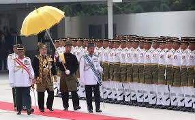يڠدڤرتوان اڬوڠ) ialah gelaran rasmi bagi ketua negara malaysia. Agong Rasmi Pembukaan Penggal Pertama Parlimen Ke 14 Malaysianview