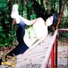 完結 | 解決師粵語線上看 | 王浩信、唐詩詠和馮盈盈等人出席電視劇《解決師》發佈會。王浩信表示在劇中跟唐詩詠的感情線多，自己將有很. æˆ'ç‡å'—å•²ä¹œå˜¢ è©¦ä¸‹æ¢ç­‹æœ‰å¹¾é¬†å…ˆ æ´—çœ¼post æœ‰å'³post å¹«å¹´é'äººèµ·æ©Ÿ è'‰åŠ‰æ·'å„€ æ‹‰ç­‹ è€æ±Ÿæ¹– Facebook