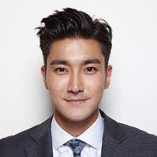 Still there are a few who can figure out the beauty of this haircut and sport it with confidence. 61 Awesome Korean Hairstyles For Men And Boys To Try