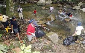 This dam is located a few kilometres away from batu caves and is on the left hand side of the jalan sungai tua road as you drive towards ulu yam town. Rotarians And Families Gather To Clean Up Sungai Tua In Ulu Yam The Star