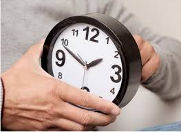 L'heure d'été (dst) est la pratique consistant à régler l'horloge avec une heure d'avance par rapport à l'heure normale pendant les mois d'été. Rester Constamment A L Heure D Ete Serait Mauvais Pour La Sante